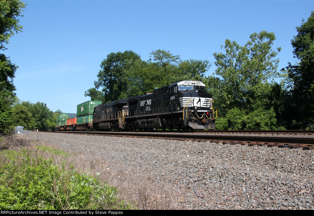 Norfolk Southern train 28X passing through Cove PA